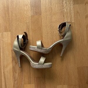 Burju ULTRA COMFORTABLE Gold Platform Sandals